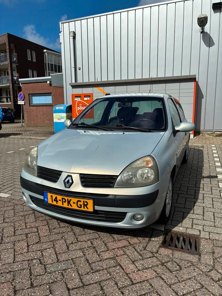 Renault Clio 1.4 16V Autbas E3 2004 Grijs, Auto's, Renault, Particulier, Clio, Benzine, D, Hatchback, Handgeschakeld, Origineel Nederlands