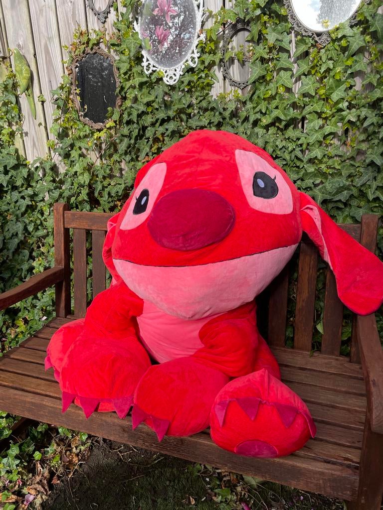 Mega grote rode Disney Stitch knuffel, Disney, Overige typen, Ophalen of Verzenden, Zo goed als nieuw