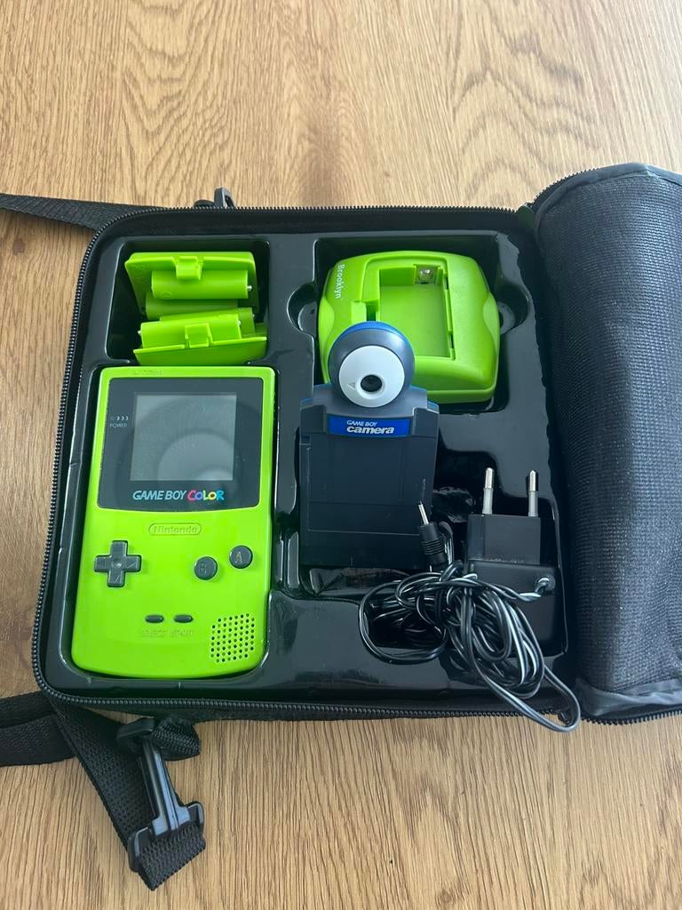 Gameboy Color with Camera cartridge! ETUI, ACCU, Spelcomputers en Games, Games | Nintendo Game Boy, 1 speler, Ophalen of Verzenden