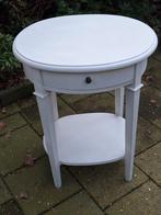 Wit bijzettafeltje met lade, Huis en Inrichting, Tafels | Bijzettafels, Ophalen of Verzenden
