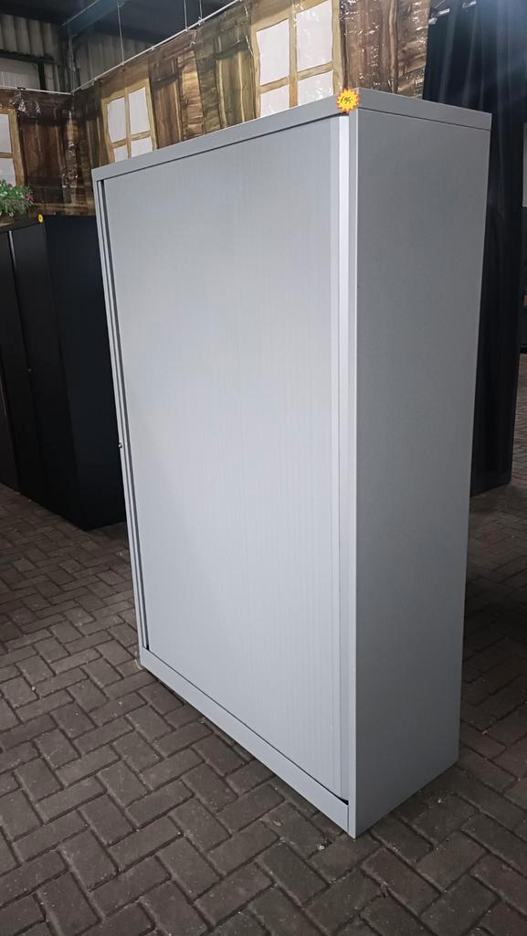 Zeer nette metalen roldeurkast, archiefkast, Huis en Inrichting, Kasten | Roldeurkasten en Archiefkasten, Zo goed als nieuw, 150 tot 200 cm