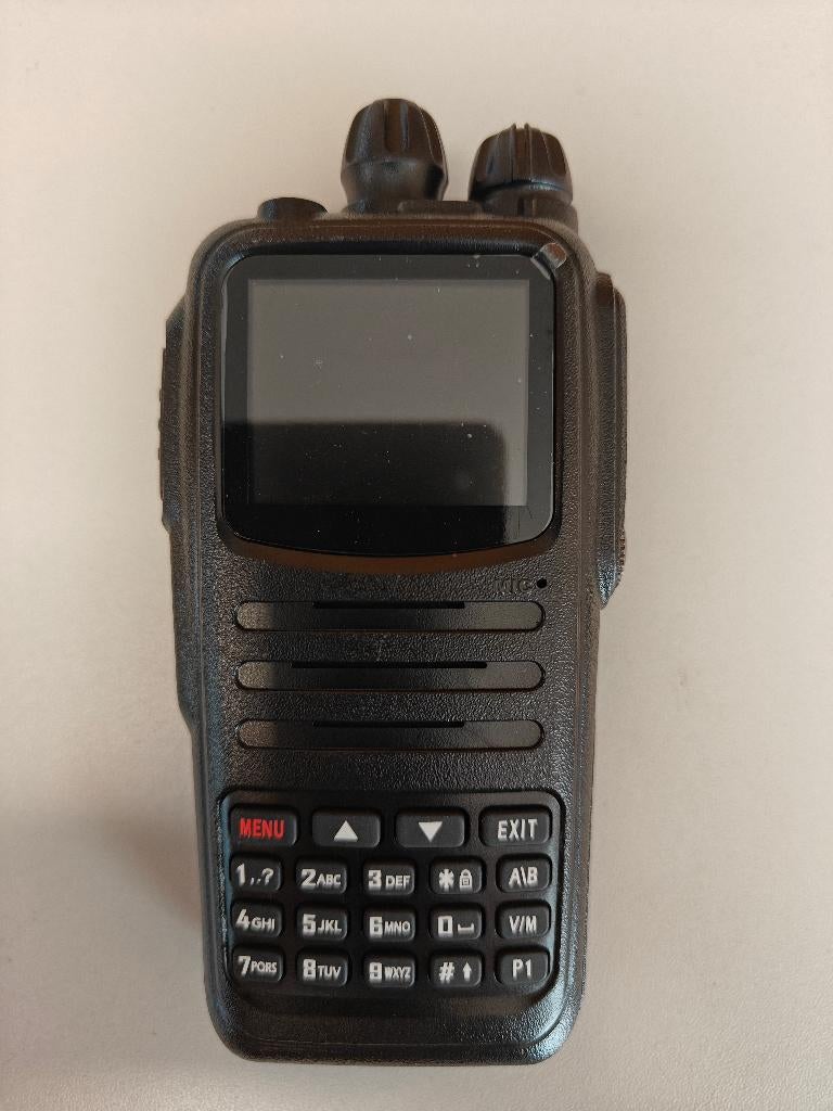 Wouxun KG-D76 Dualband DMR portofoon 5watt VHF en UHF NIEUW, Met broekklem, Nieuw, 15 km of meer, Ophalen of Verzenden