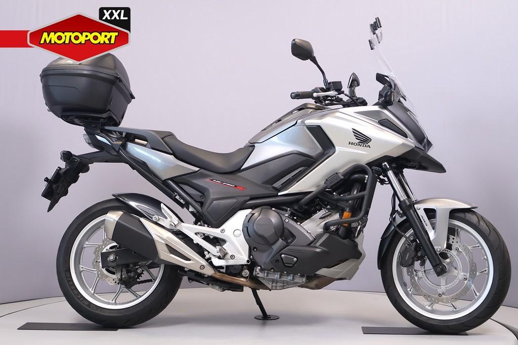 Honda NC 750 X DCT (bj 2016), Motoren, Motoren | Honda, Honda Motor Europe Ltd, Bedrijf, Toermotor, Customer.service@honda-eu.com