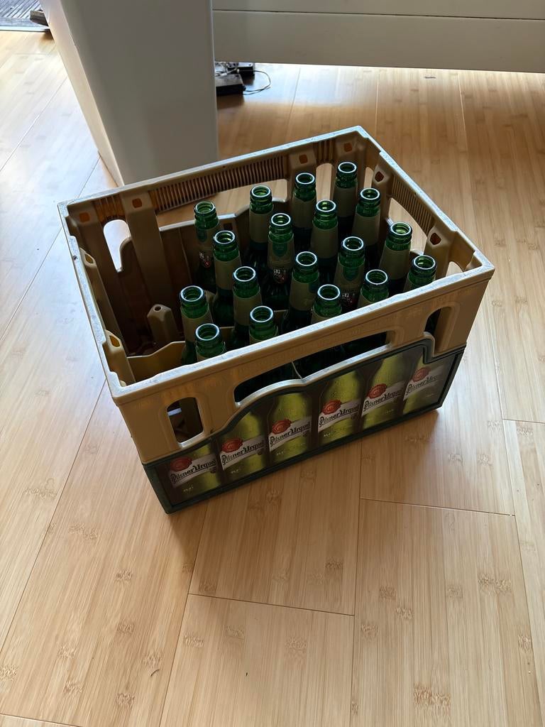 Lege bierkrat Pilsner Urquell/ Empty crate, Ophalen, Gebruikt