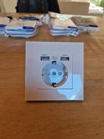 Stopcontacten met fastcharge usb-poorten, Doe-het-zelf en Verbouw, Elektra en Kabels, Ophalen of Verzenden, Nieuw, Stopcontact