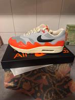 Nike Air Max 1 x Patta Hyper Crimson EU44, Kleding | Heren, Ophalen of Verzenden, Nieuw, Overige kleuren, Sneakers of Gympen