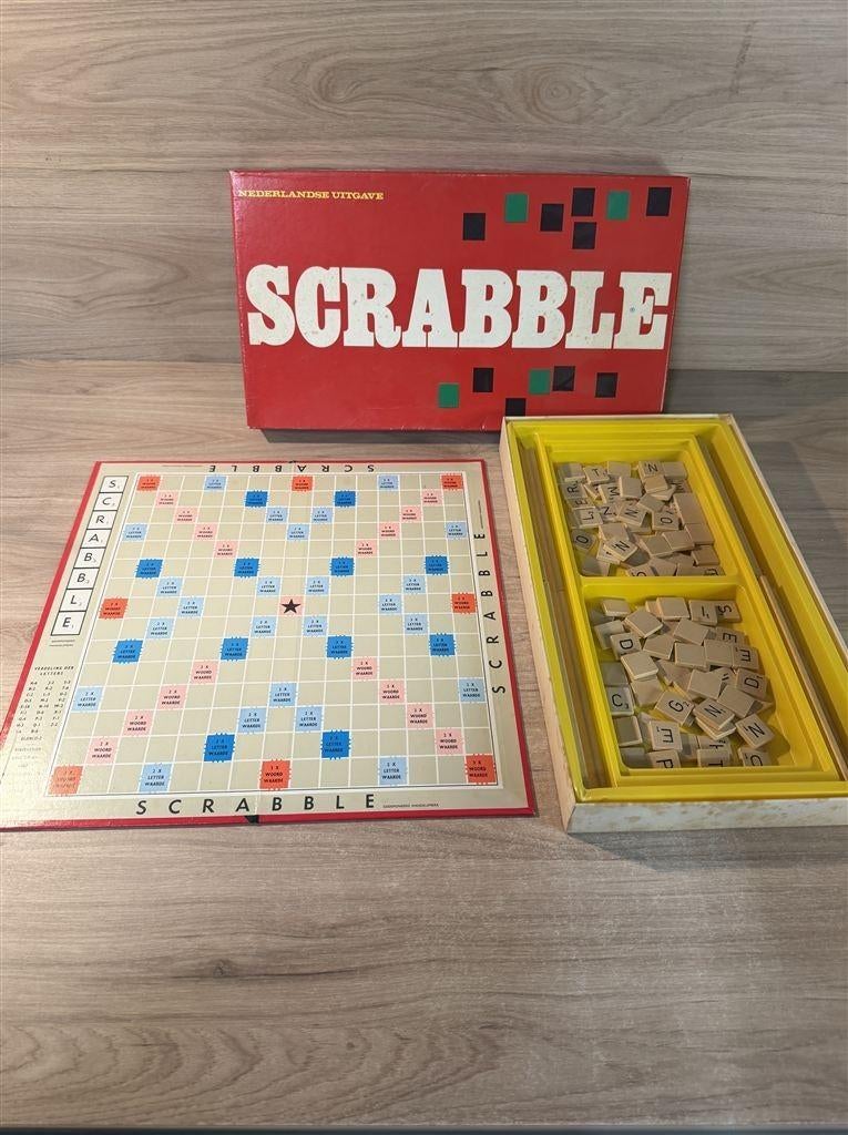 scrabble rode doos houten letters - s6476