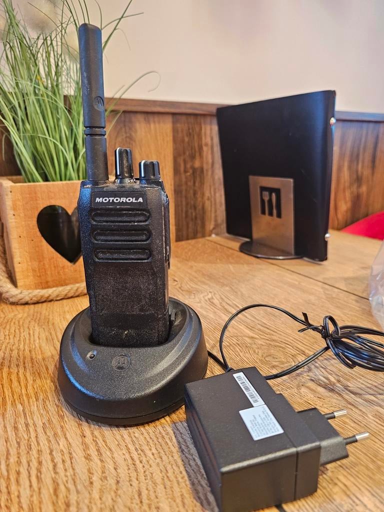 Motorola R2 portofoon UHF analoog/digitaal dmr, Gebruikt, 15 km of meer, Ophalen of Verzenden, Portofoon of Walkie-talkie
