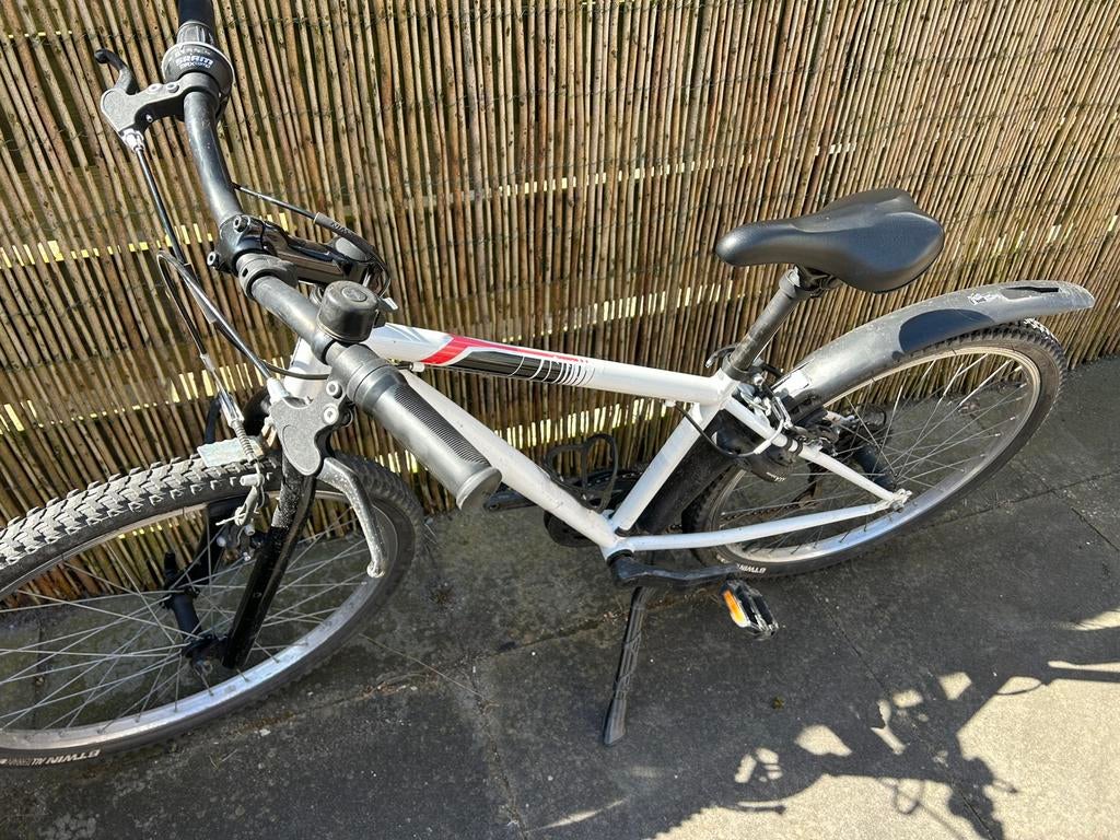 B twin mountainbike 24 inch, Minder dan 45 cm, Ophalen of Verzenden, Zo goed als nieuw, Overige merken