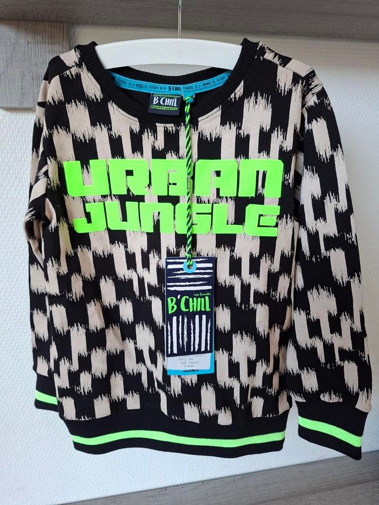 Nieuwe B'chill trui 'Urban Jungle' maat 104/110, Kinderen en Baby's, Kinderkleding | Maat 98, B'chill, Trui of Vest, Nieuw, Ophalen of Verzenden