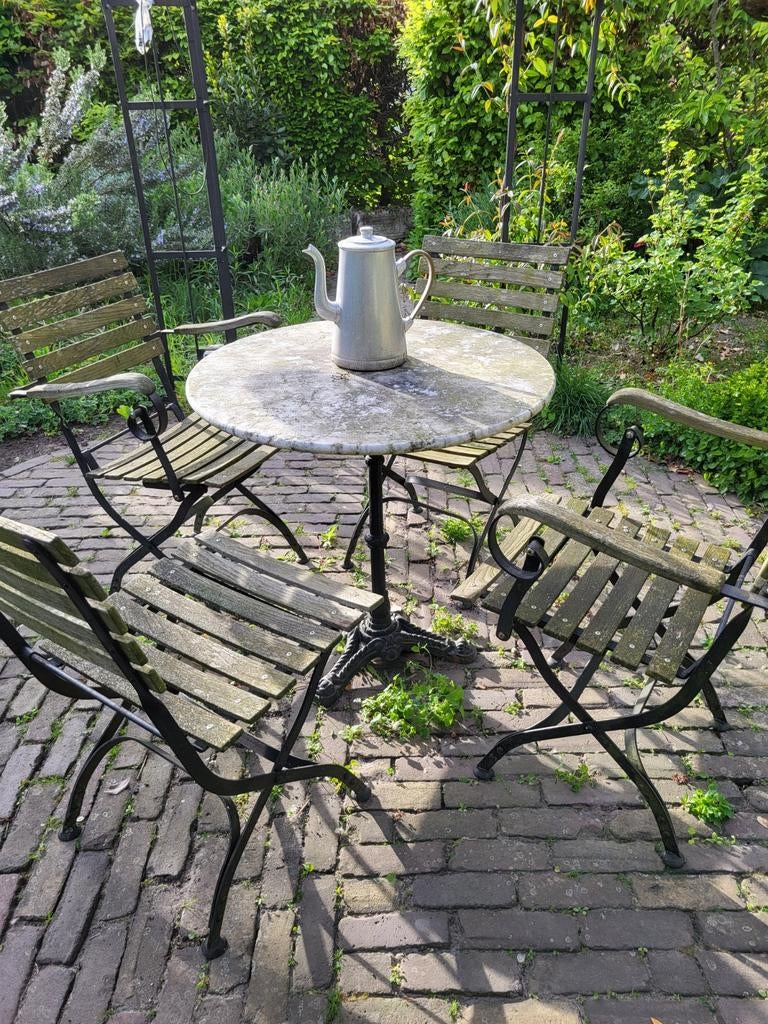 Bistro tafel met Gietijzeren voet en marmeren tafelblad, Tuin en Terras, Tuintafels, Ophalen, Gebruikt, Rond, Overige materialen