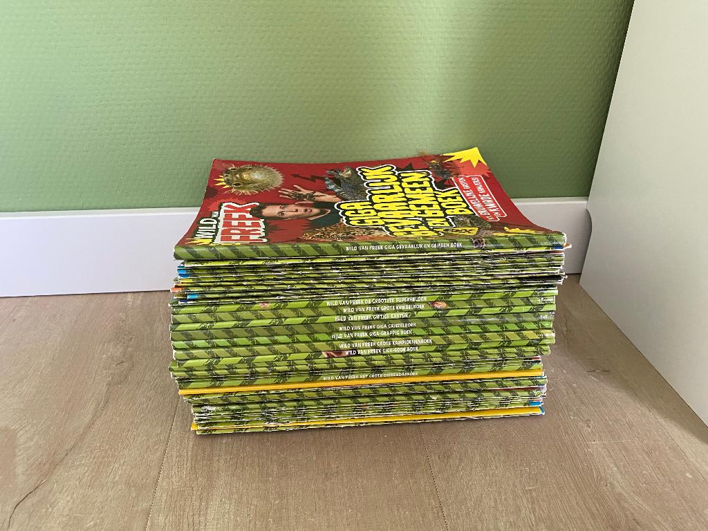 Stapel wild van Freek inclusief doe boek, Ophalen, Zo goed als nieuw, Overige typen