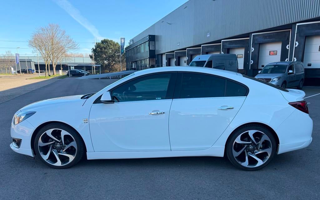 Opel Insignia 1.6 T Innovation OPC/KUIPSTOELEN/VOLONDERHOUD/, Gebruikt, 4 cilinders, Wit, Bedrijf