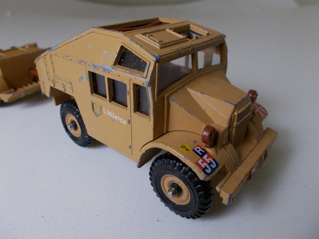 1979 Corgi Toys 909 QUAD TRACTOR + AMMUNITION TRAILER + GUN, Hobby en Vrije tijd, Modelauto's | 1:32, Ophalen of Verzenden, Gebruikt