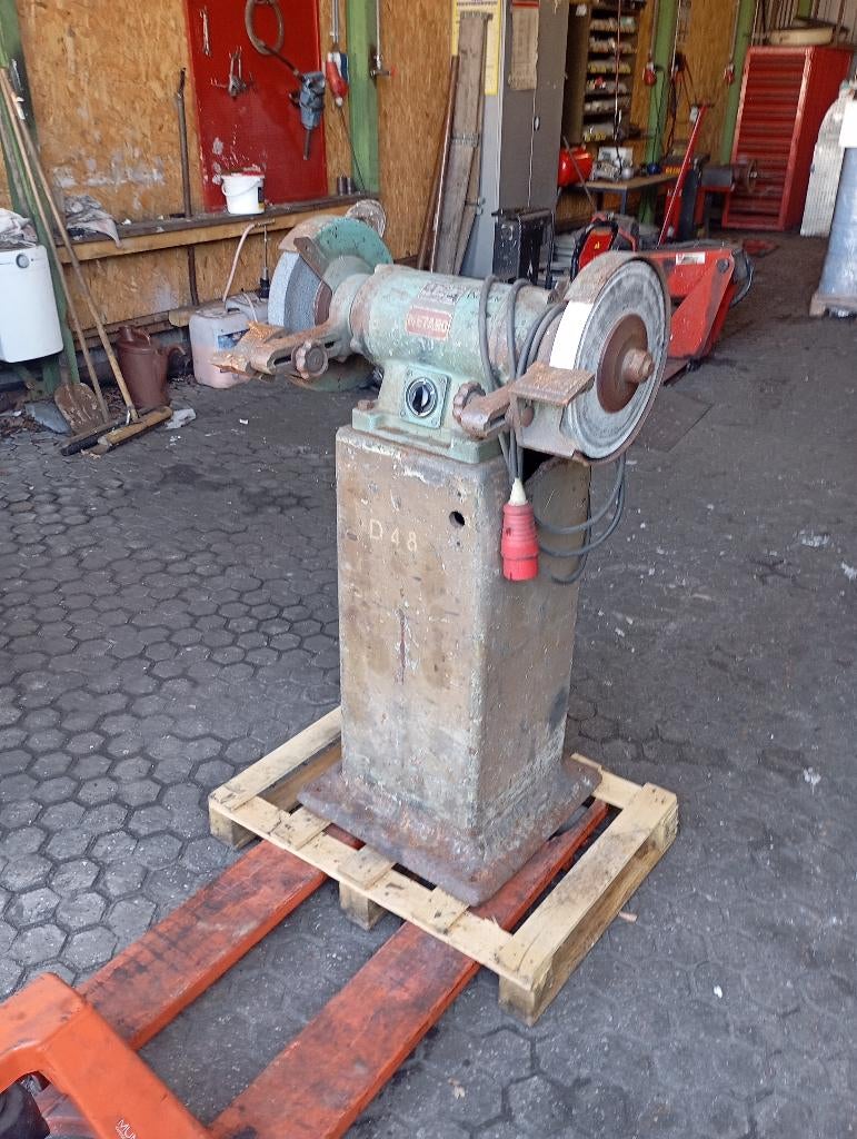 Slijpmachine op kolom, Ophalen, Gebruikt, 1000 watt of meer, Werkbankslijpmachine