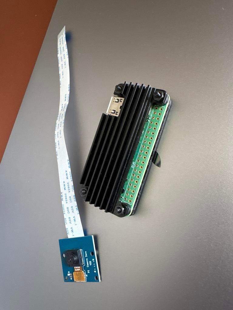 Raspberry Pi Zero 2 W  with heatsink and camera, Ophalen, Zo goed als nieuw