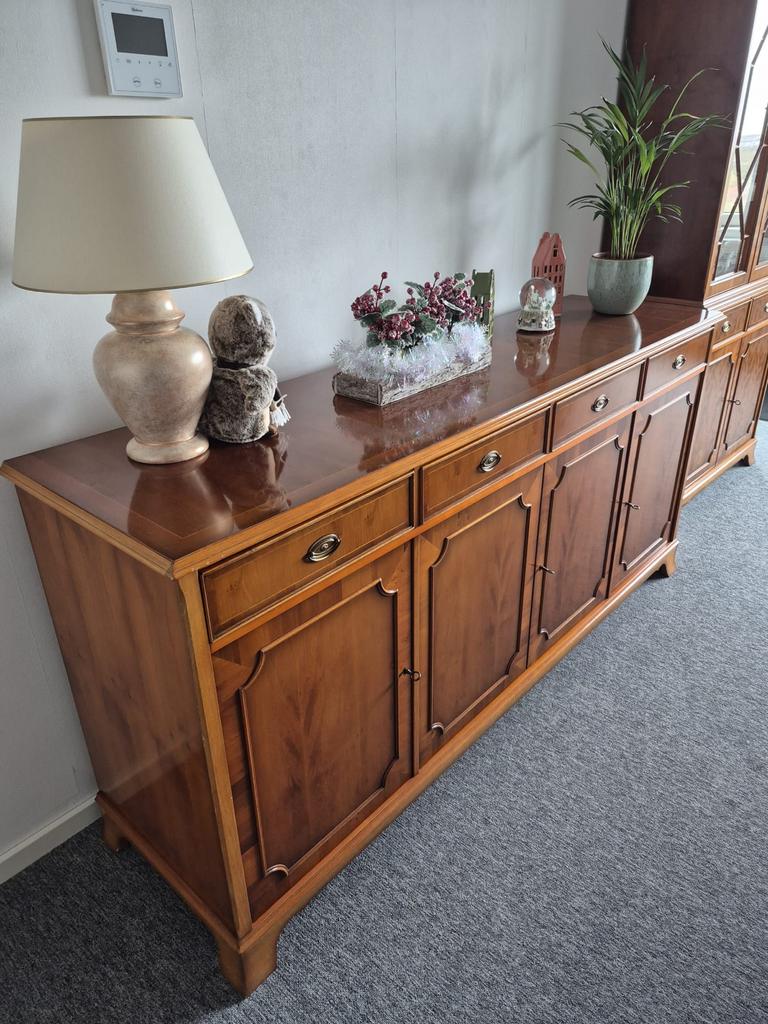 Taxus Houten dressoir met lades en deuren, Ophalen, Gebruikt, 150 tot 200 cm, Met lade(s)