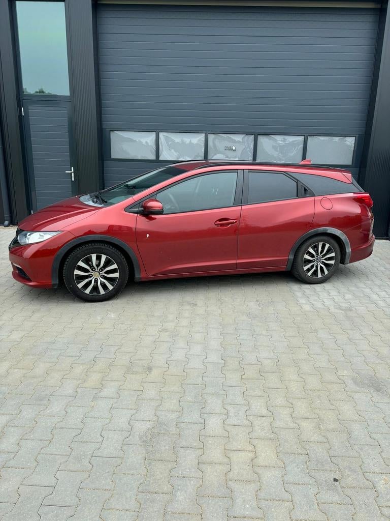 Honda Civic 1.6 Ctdi 88KW Tourer 2014 Rood, Auto's, Honda, Voorwielaandrijving, 4 cilinders, Origineel Nederlands, Stationwagon