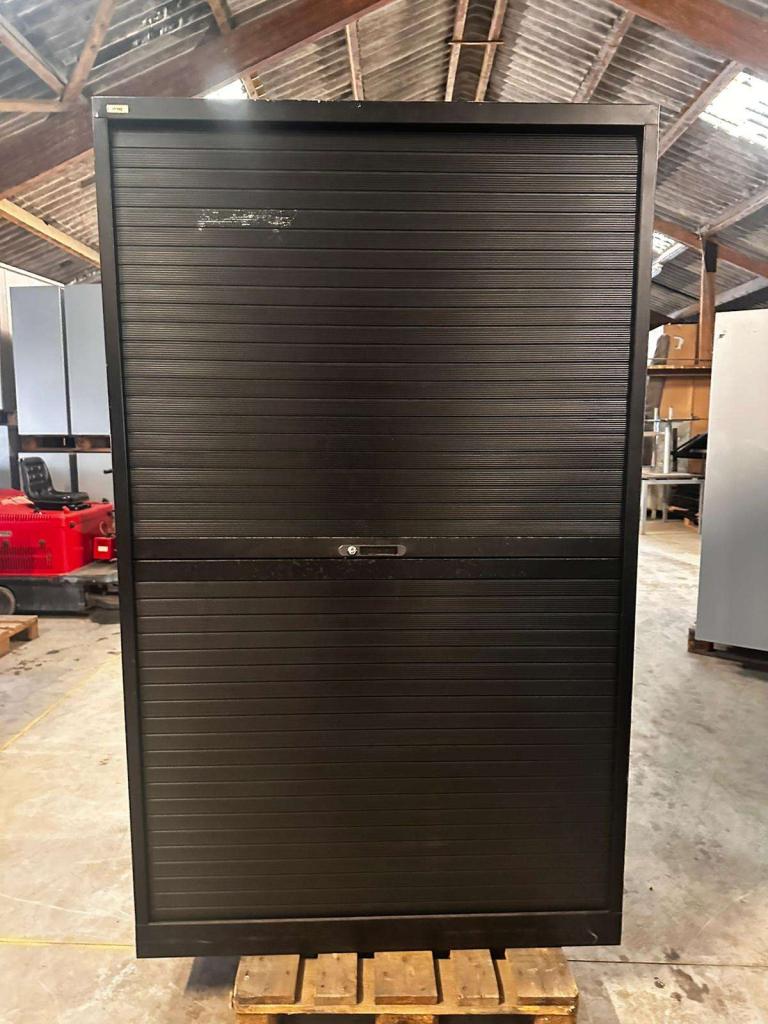 Zwarte archiefkasten roldeurkasten gereedschapskasten