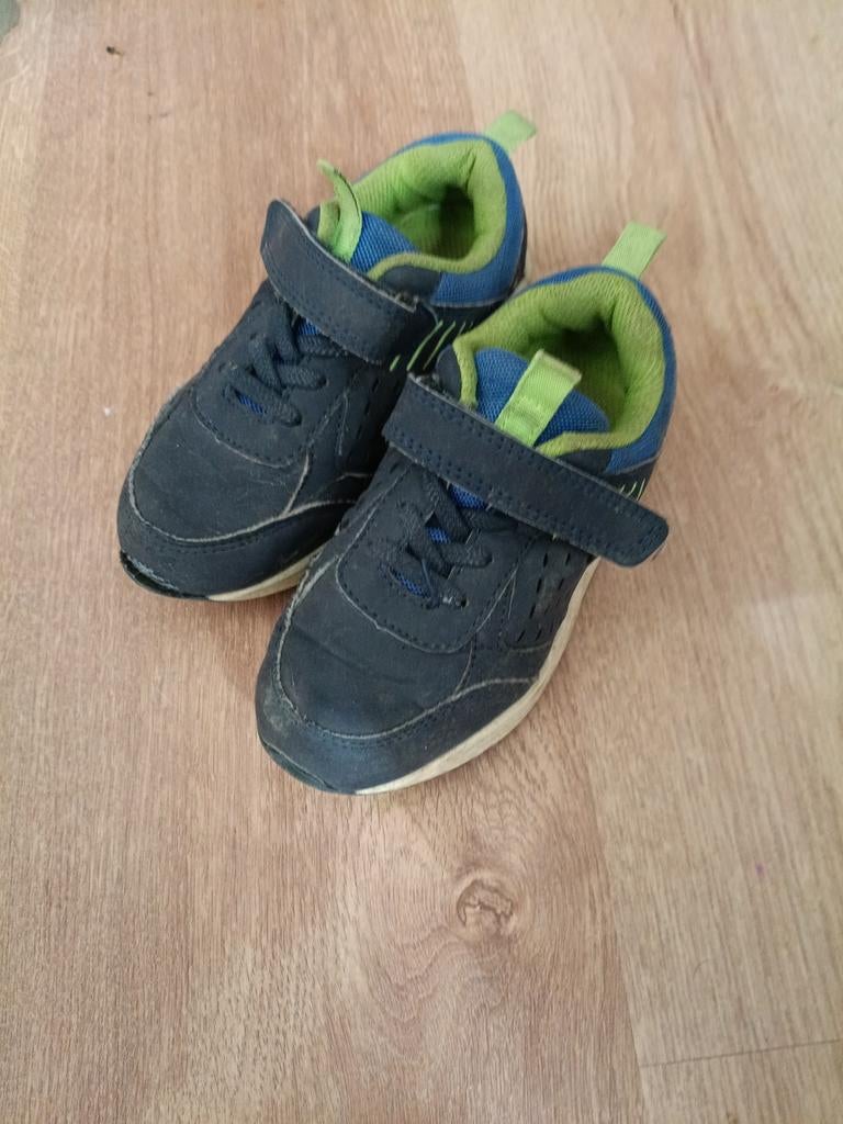 Kinderschoenen maat 27, Ophalen