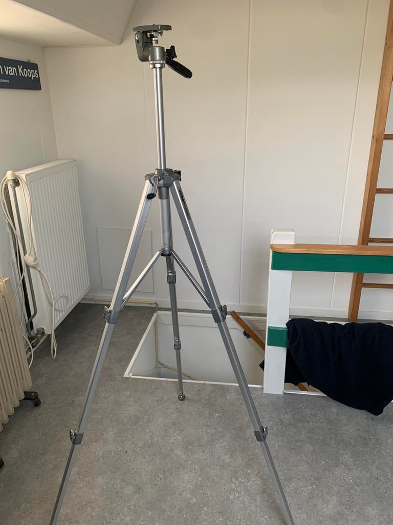 Statief Velbon Tripod, Audio, Tv en Foto, Fotografie | Statieven en Balhoofden, Ophalen, Zo goed als nieuw, 150 tot 175 cm, Driepoot