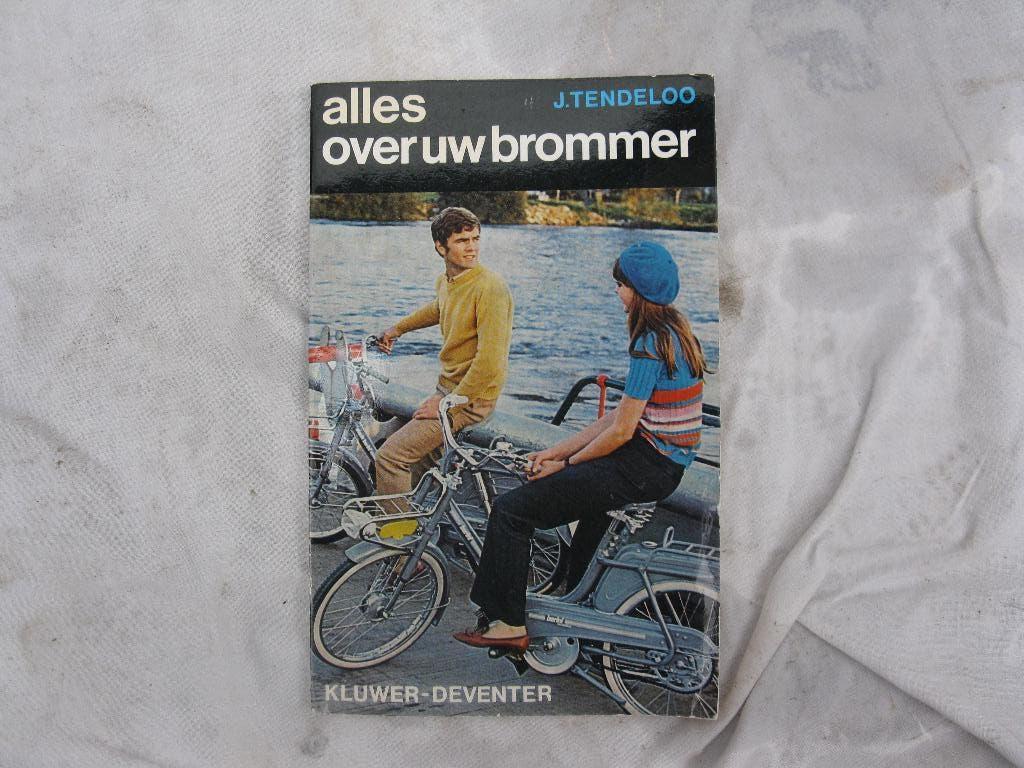 Oud handboek Alles over uw bromfiets 70 er jaren, Ophalen of Verzenden