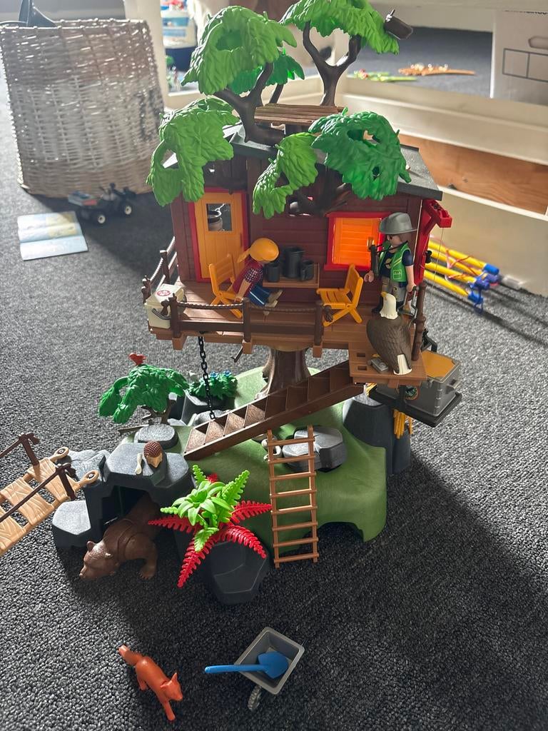 Playmobil Avontuurlijke Boomhut met Dieren en Brug, Kinderen en Baby's, Speelgoed | Playmobil, Ophalen of Verzenden, Gebruikt