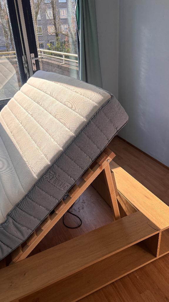 Wooden bed frame and mattress 200-140cm, Huis en Inrichting, Slaapkamer | Bedden, Ophalen, Overige materialen, Bruin, Tweepersoons