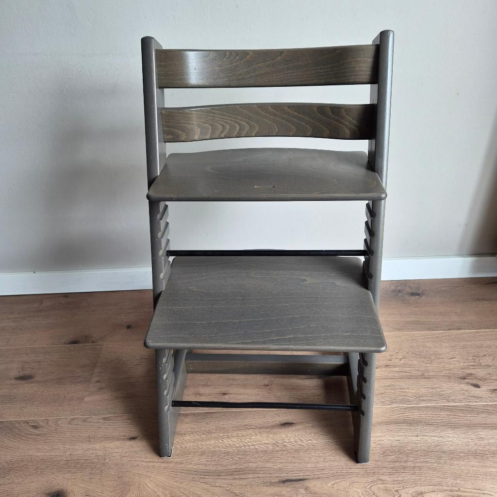 Stokke Tripp Trapp Hazy Grey | Nieuw model, Kinderen en Baby's, Kinderstoelen, Ophalen, Gebruikt, Meegroeistoel, Aanschuifbaar
