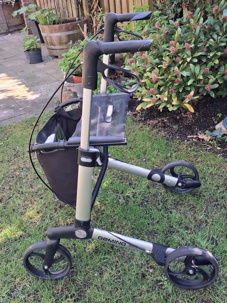 Goede Rollator ( Gemino ) lichtgewicht en inklapbaar, Diversen, Ophalen, Lichtgewicht, Gebruikt
