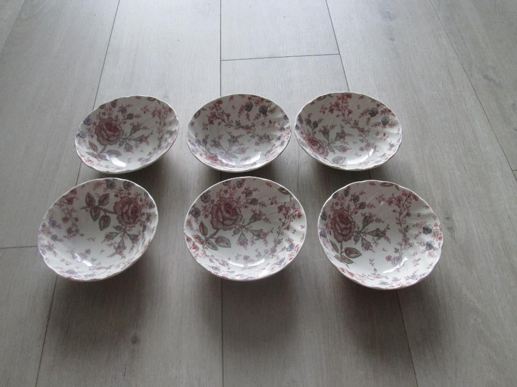 Johnson Bros Rose Chintz, Ophalen of Verzenden, Zo goed als nieuw, Bord(en), Wedgwood