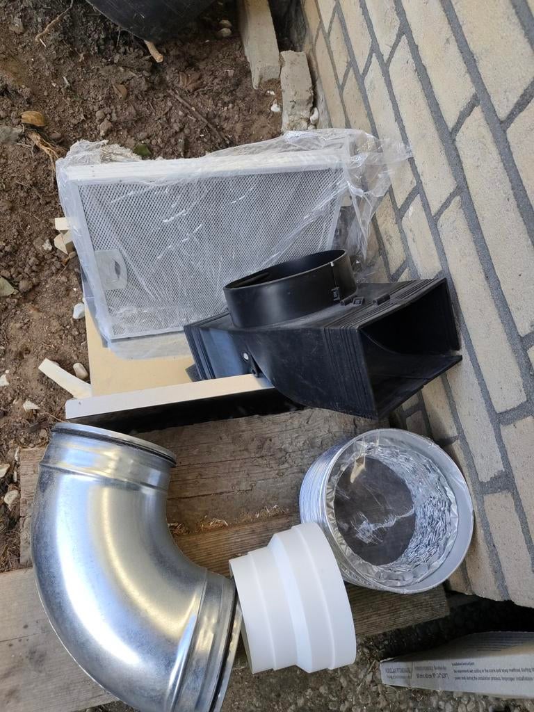 Diverse items voor ventilatie en afzuiging. En renovatieput, Ophalen, Afzuiger