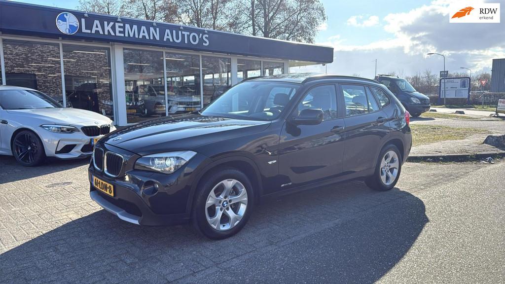 BMW X1 SDrive18i Blackline Huurkoop Inruil APK Garantie, Euro 5, Achterwielaandrijving, 4 cilinders, 150 pk