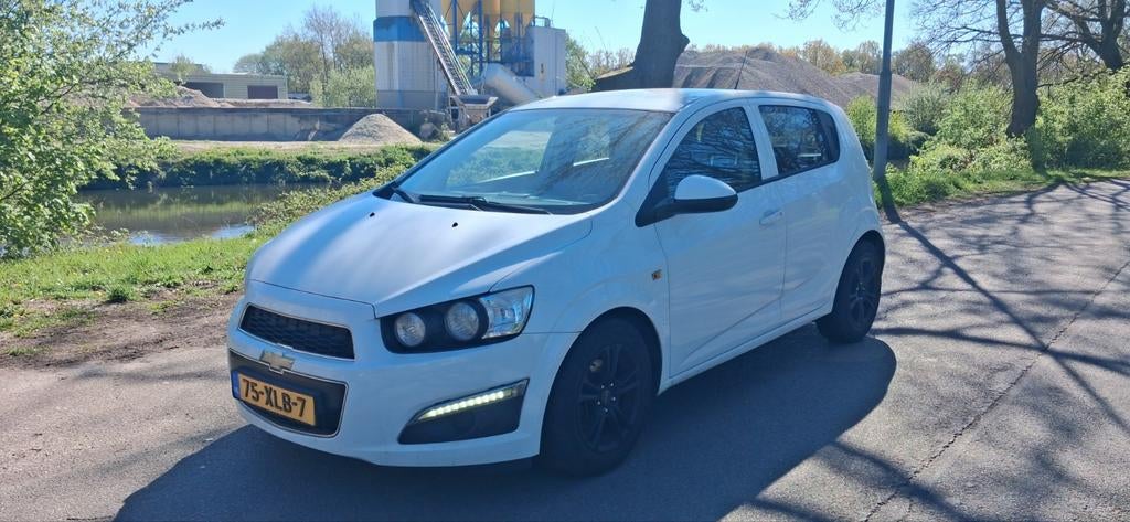 Chevrolet Aveo 1.3D 5-DEURS 2012 Wit, Auto's, Wit, Origineel Nederlands, Bedrijf, 500 kg