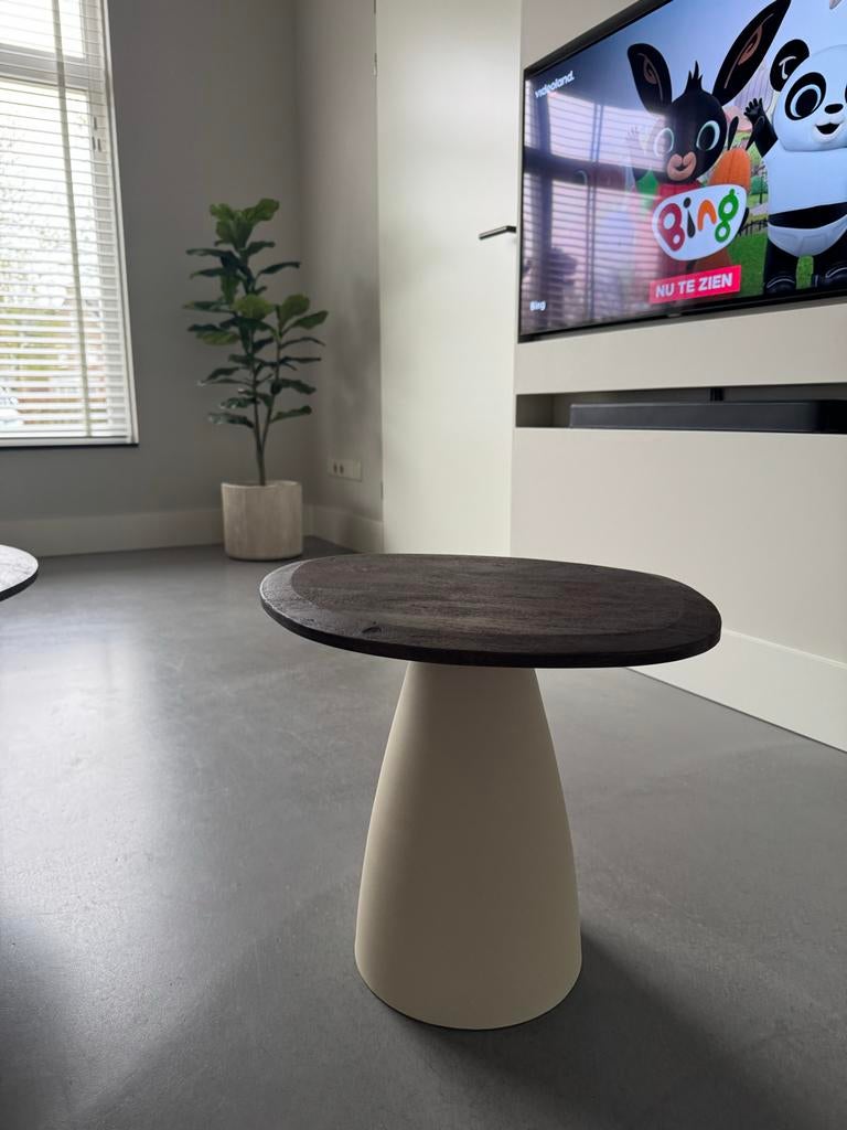 Nieuwe stijlvolle organische bijzettafel, Ophalen, Minder dan 45 cm, Minder dan 55 cm, Nieuw