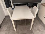 Werktafel met 2 witte stoelen, Ophalen of Verzenden, Zo goed als nieuw