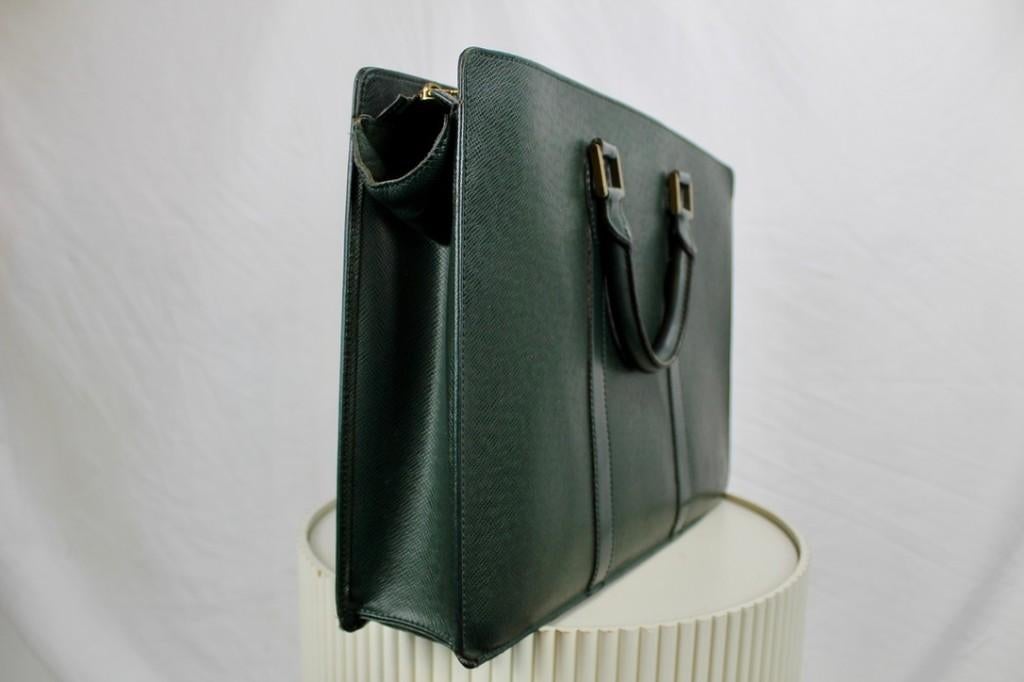 Louis Vuitton Porte Documents EPI - 978, 40 tot 60 cm, 30 cm of meer, Gebruikt, Minder dan 35 cm