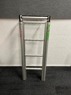 Roll & Fix telescoopladder , bus ladder , camper trapje ., Caravans en Kamperen, Ophalen of Verzenden, Zo goed als nieuw
