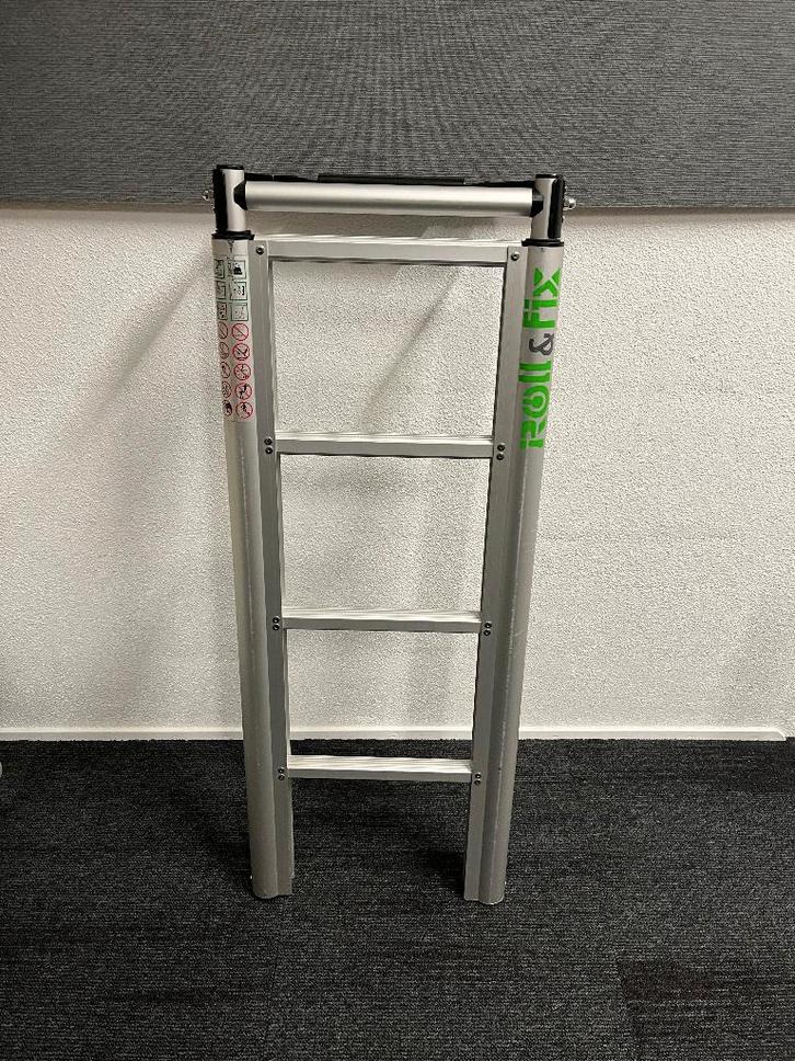 Roll & Fix telescoopladder , bus ladder , camper trapje ., Caravans en Kamperen, Kampeeraccessoires, Zo goed als nieuw, Ophalen of Verzenden