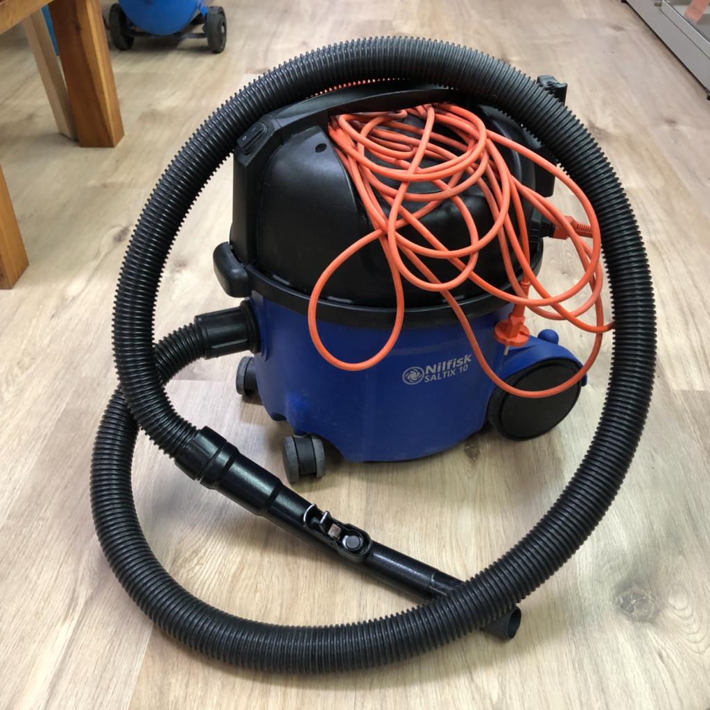 Nilfisk Saltix 10 Stofzuiger | Gebruikt, Witgoed en Apparatuur, Stofzuigers, Flex Ltd., Zo goed als nieuw, https://flex.com/contact-us