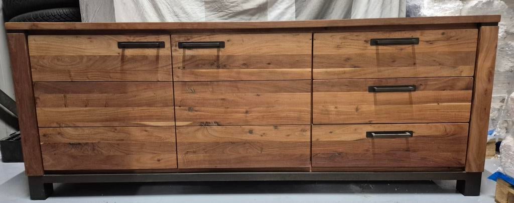 Massief houten dressoir met 9 lades en metalen frame, Overige houtsoorten, 150 tot 200 cm, Ophalen of Verzenden, Zo goed als nieuw