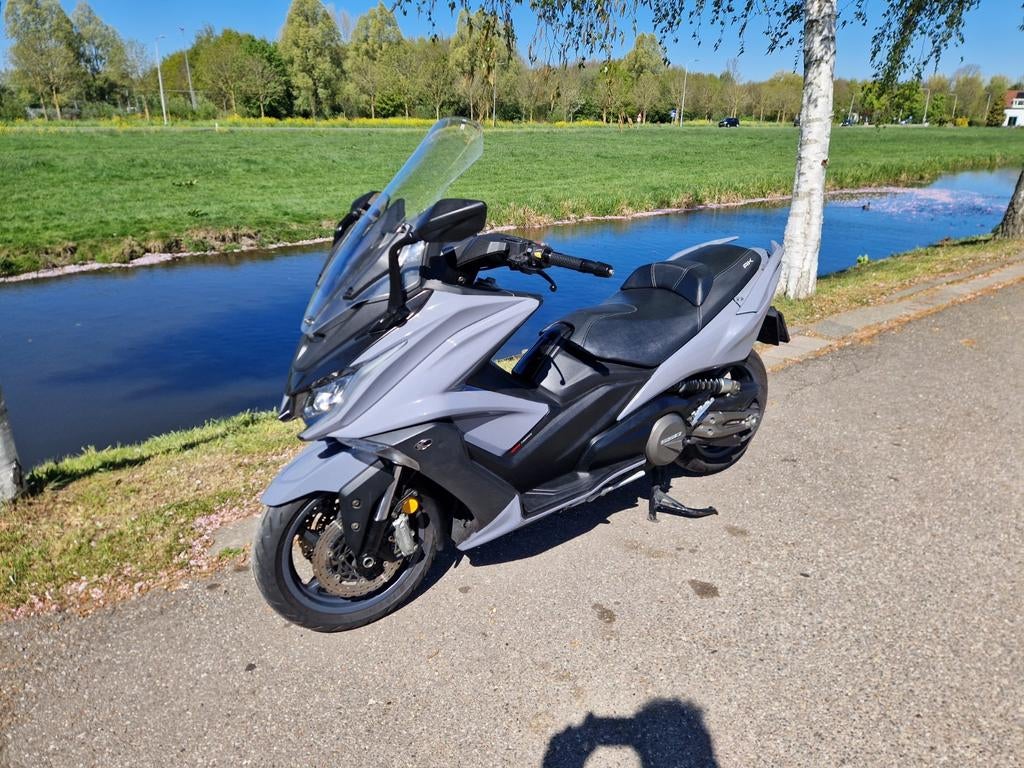 Kymco AK550 - 2017 - Sportieve motorscooter, Ophalen, Zo goed als nieuw, Benzine