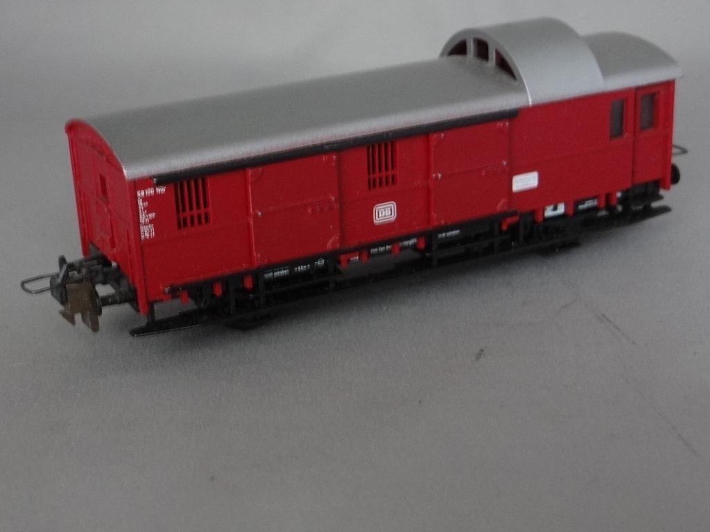 Trix Express bagagewagen in rood, gedetailleerd!, Gebruikt, Gelijkstroom, Trix, Wagon