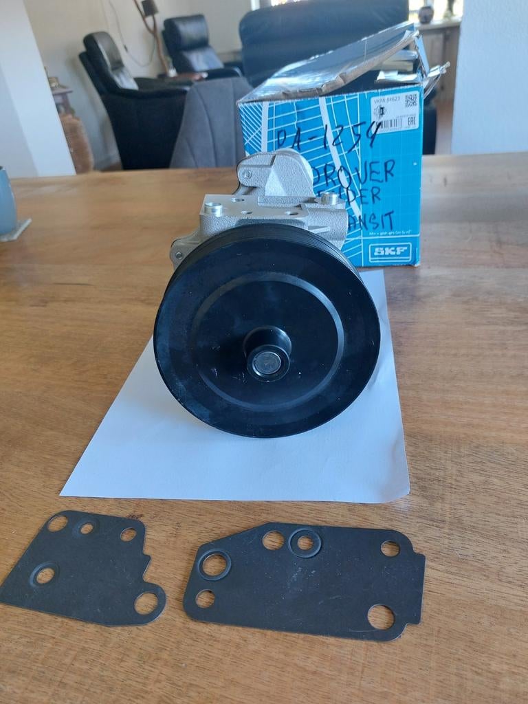 WATERPOMP SKF 84623 FORD TRANSIT MK5 MK6 LANDROVER SUBARU, Ophalen of Verzenden