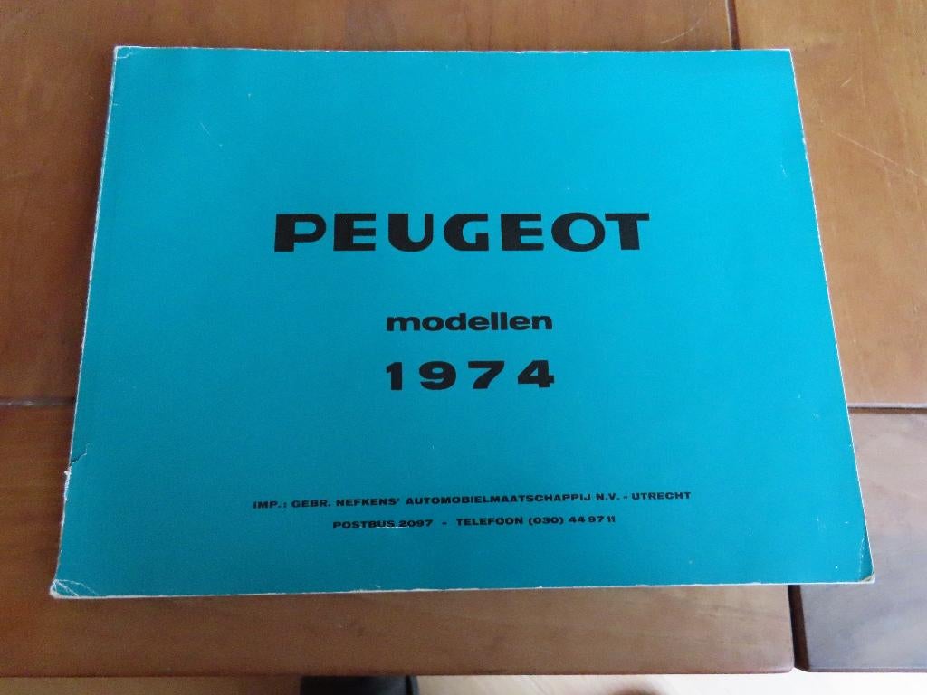 Peugeot modellen-jaarboek '74 Peugeot 104 204 304 404 504 J7, Ophalen of Verzenden, Zo goed als nieuw, Peugeot, Peugeot