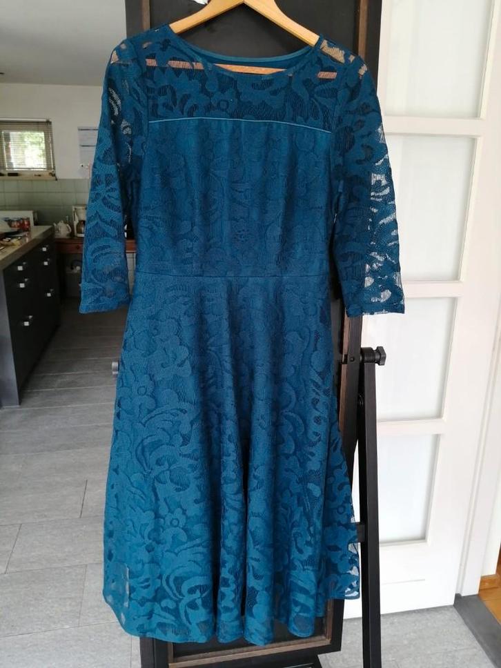 Turquoise feestjurk maat S, Kleding | Dames, Jurken, Zo goed als nieuw, Maat 36 (S), Blauw, Onder de knie, Ophalen of Verzenden