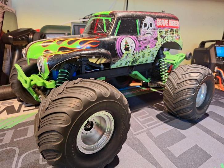 Traxxas Grave Digger RC Monster Truck, Hobby en Vrije tijd, Modelbouw | Radiografisch | Auto's, Ophalen of Verzenden