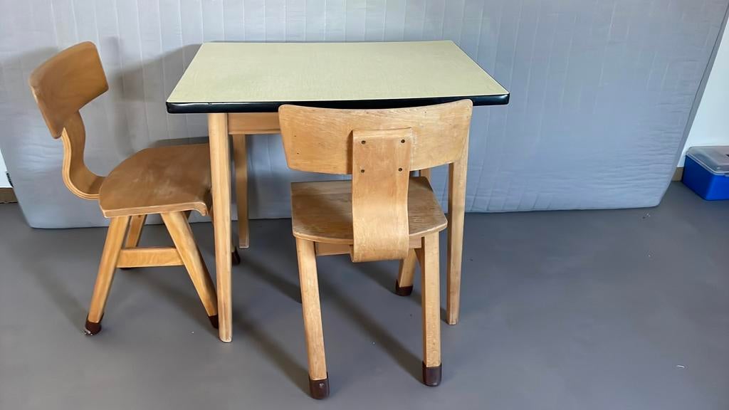 Kinder schoolsetje vintage, Kinderen en Baby's, Kinderkamer | Tafels en Stoelen, Ophalen, Gebruikt, Tafel(s) en Stoel(en)