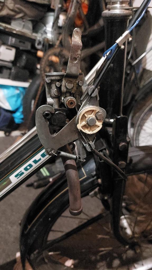 GEZOCHT HULP BIJ GASHANDVAT MONTEREN SOLEX 3800, Fietsen en Brommers, Brommers | Solex, Ophalen of Verzenden, Zo goed als nieuw