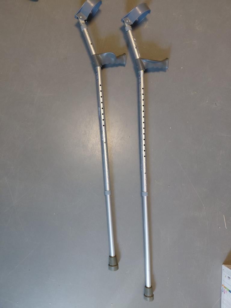 Skan elleboogkrukken, Diversen, Ophalen